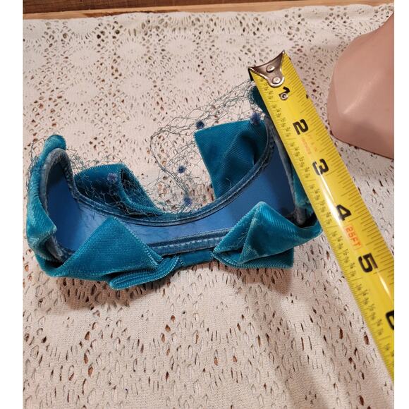 Vintage 1950's Blue Velvet Bows Netted Veil Fascinator Fashion Hat - Picture 9 of 9